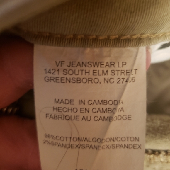 Never worn, cute, khaki, plus size Capri, jeans - Picture 5 of 9